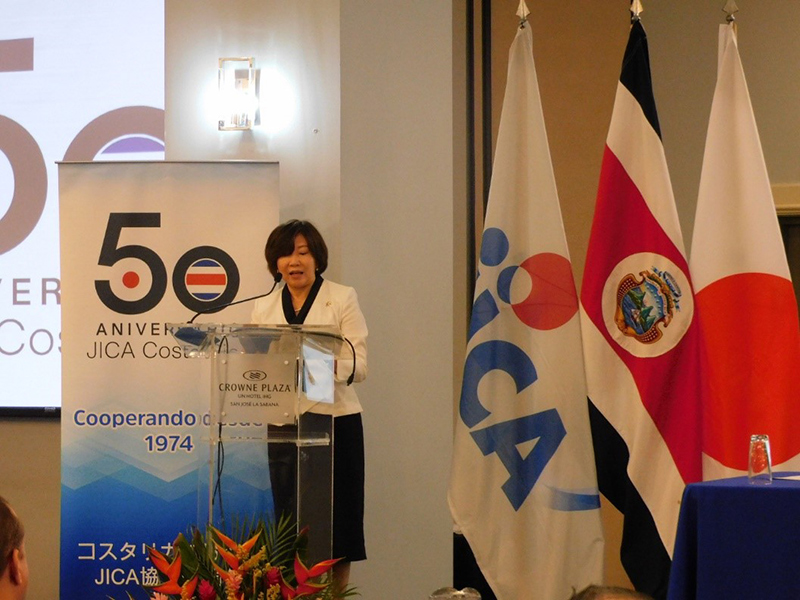 La Vicepresidenta Miyazaki, asistió al 50º aniversario de los proyectos de JICA en Costa Rica y al 21º Congreso Panamericano Nikkei (COPANI) en Paraguay.